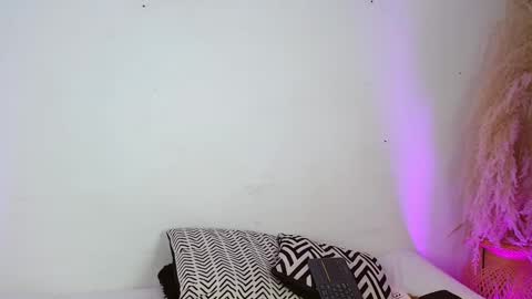 Angel online show from 12-17-25, 04:46