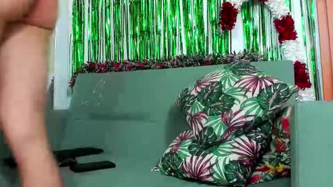 Snapshot of angelbennet_ chatting on 12-24-24, 06:55 Angel Bennet online show from 12-24-24, 06:55