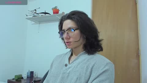Snapshot of angelbennet_ chatting on 02-03-25, 02:47 Angel Bennet online show from 02-03-25, 02:47