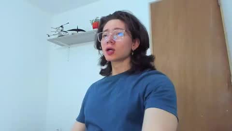 Snapshot of angelbennet_ chatting on 02-15-25, 03:09 Angel Bennet online show from 02-15-25, 03:09