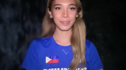 Snapshot of angelbrooke_ chatting on 11-28-25, 05:04 Angel online show from 11-28-25, 05:04