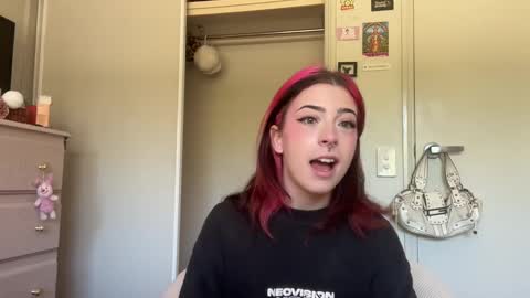 venellope888 online show from 02-20-25, 03:01
