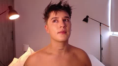 Angel online show from 10-26-25, 07:42