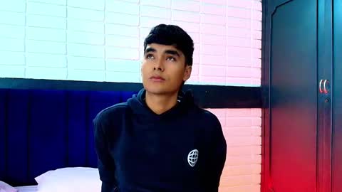 AngelduzZzt online show from 10-20-25, 12:27