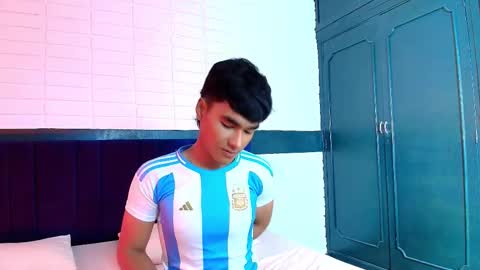 AngelduzZzt online show from 10-22-25, 12:49