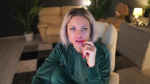 Snapshot of angeleyesblue25 chatting on 02-11-26, 01:49 annita online show from 02-11-26, 01:49