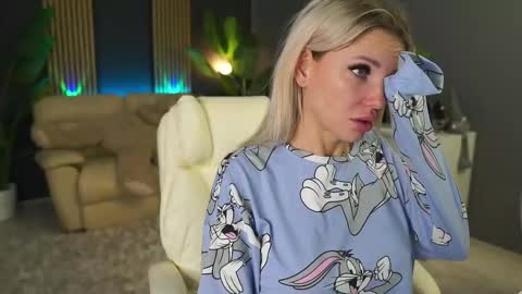 Snapshot of angeleyesblue25 chatting on 02-17-26, 06:14 annita online show from 02-17-26, 06:14