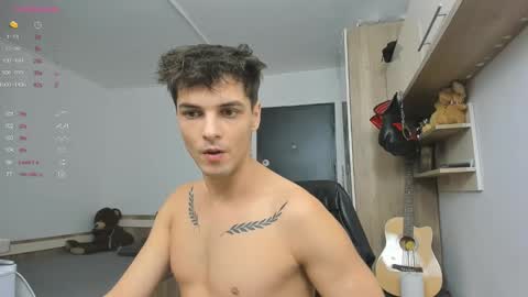 Snapshot of angelfrank chatting on 01-06-25, 12:48 Frankie  online show from 01-06-25, 12:48
