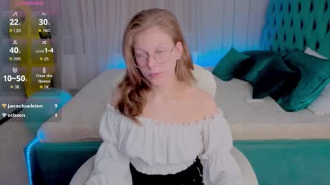 Snapshot of angeli_eyes chatting on 11-04-25, 03:22 Ksenia online show from 11-04-25, 03:22