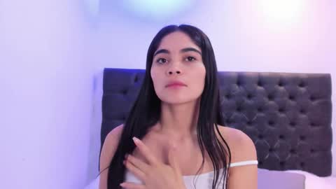 Angeli online show from 10-23-25, 10:58