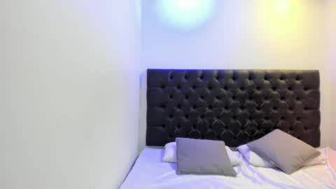 Angeli online show from 10-31-25, 11:00