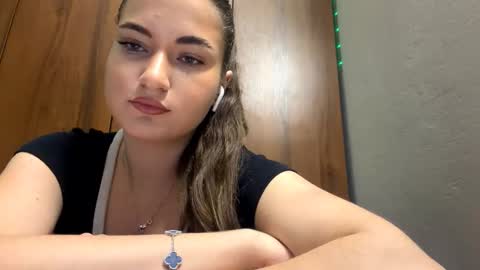 Snapshot of angeliahilaire chatting on 11-29-25, 03:37 Mia online show from 11-29-25, 03:37