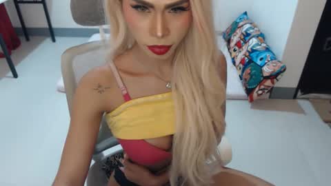 Snapshot of angelic_face_808 chatting on 02-03-26, 09:03 DIVINE ANGEL online show from 02-03-26, 09:03