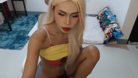 Snapshot of angelic_face_808 chatting on 02-12-26, 02:17 DIVINE ANGEL online show from 02-12-26, 02:17