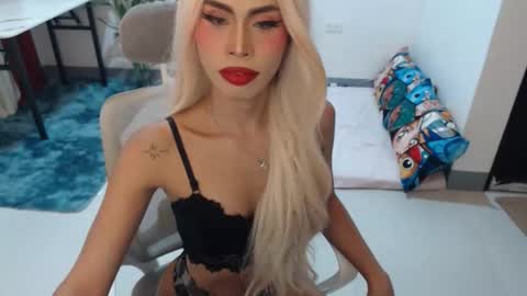 Snapshot of angelic_face_808 chatting on 02-15-26, 09:08 DIVINE ANGEL online show from 02-15-26, 09:08