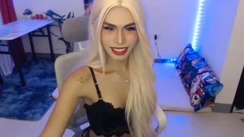 Snapshot of angelic_face_808 chatting on 02-17-26, 06:21 DIVINE ANGEL online show from 02-17-26, 06:21