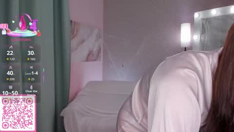 Snapshot of angelic_pricess chatting on 10-24-25, 02:08 Emma online show from 10-24-25, 02:08