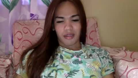 Snapshot of angelic_slutxx chatting on 12-27-24, 02:25 Yhanna online show from 12-27-24, 02:25