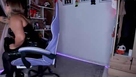 Snapshot of angelica_sparks chatting on 10-30-25, 03:52 Angelica Sparks online show from 10-30-25, 03:52