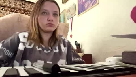 Lina online show from 10-10-25, 08:13