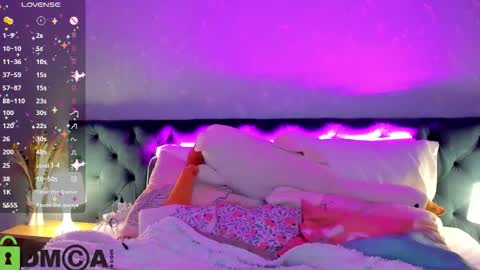 Snapshot of angelika_cute_ chatting on 09-17-25, 11:50 Angelika online show from 09-17-25, 11:50