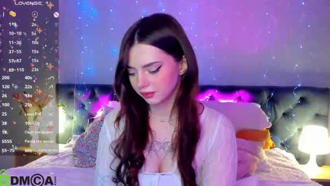 Snapshot of angelika_cute_ chatting on 10-22-25, 12:00 Angelika online show from 10-22-25, 12:00