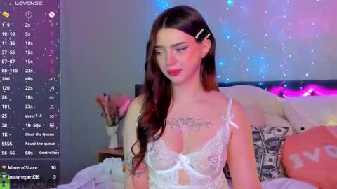 Snapshot of angelika_cute_ chatting on 11-11-25, 01:05 Angelika online show from 11-11-25, 01:05