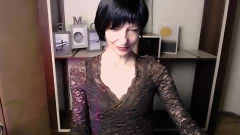 Angelina online show from 12-19-25, 07:59