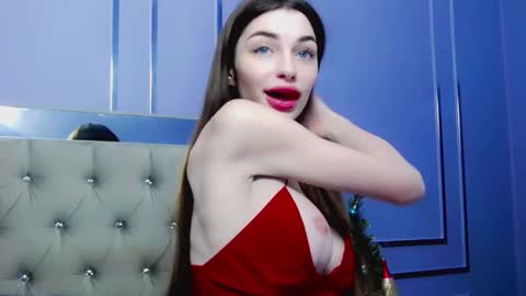 Snapshot of angelinawett chatting on 12-14-25, 07:03 Angelina online show from 12-14-25, 07:03