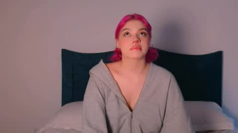 Angelinhaa  online show from 11-21-25, 05:11