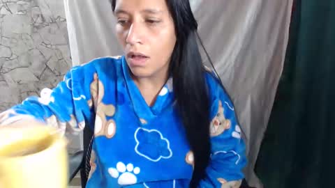 Snapshot of angelitaa_hot chatting on 02-15-26, 10:36 angela online show from 02-15-26, 10:36