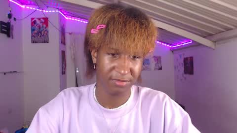 Snapshot of angell_dustt chatting on 12-22-24, 07:22 Danielle online show from 12-22-24, 07:22