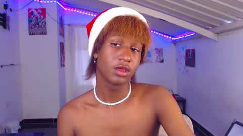 Snapshot of angell_dustt chatting on 12-23-24, 10:23 Danielle online show from 12-23-24, 10:23
