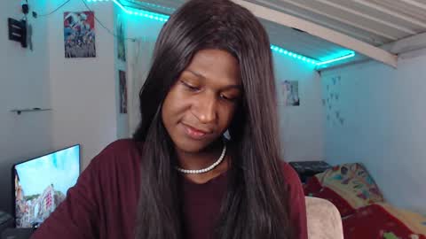 Snapshot of angell_dustt chatting on 12-25-24, 04:12 Danielle online show from 12-25-24, 04:12