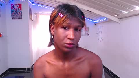 Snapshot of angell_dustt chatting on 01-16-25, 09:30 Danielle online show from 01-16-25, 09:30