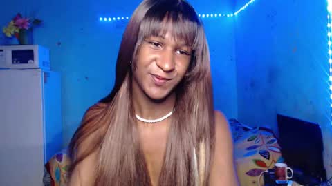Snapshot of angell_dustt chatting on 10-10-25, 08:46 Danielle online show from 10-10-25, 08:46