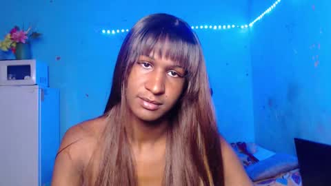Snapshot of angell_dustt chatting on 10-16-25, 07:04 Danielle online show from 10-16-25, 07:04