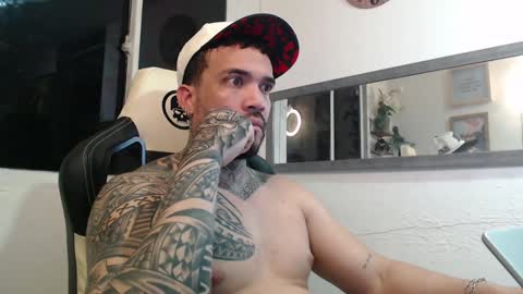 angellatino0 online show from 12-01-24, 11:14