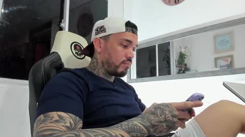 angellatino0 online show from 01-01-25, 09:07