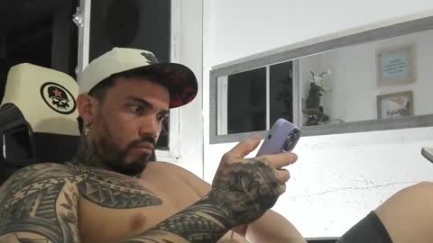 angellatino0 online show from 01-02-25, 07:01