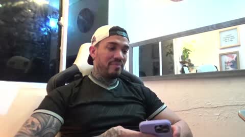 angellatino0 online show from 01-05-25, 05:51