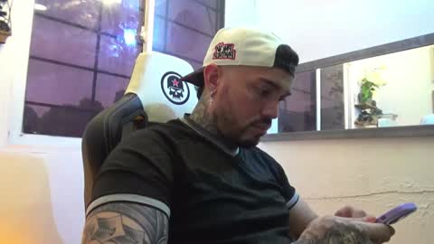 angellatino0 online show from 01-05-25, 10:29