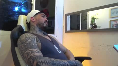 angellatino0 online show from 01-11-25, 06:56
