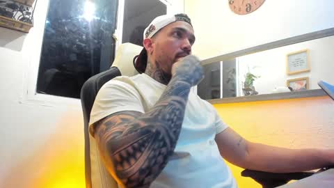 angellatino0 online show from 02-02-25, 03:43