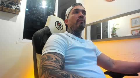 angellatino0 online show from 02-02-25, 06:48