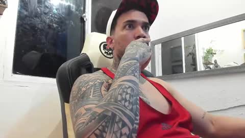 angellatino0 online show from 02-10-25, 08:20