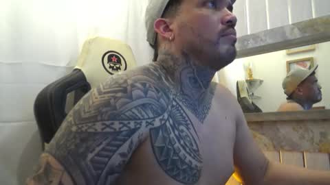angellatino0 online show from 09-24-25, 07:01