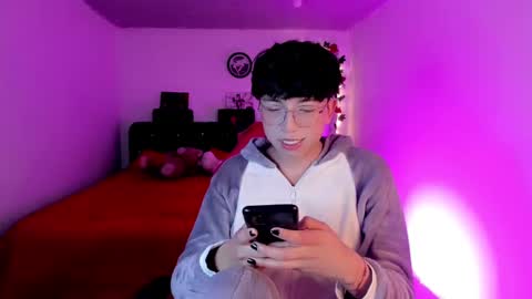 Angel  online show from 11-20-25, 04:01