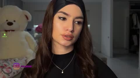 angelmi171 online show from 10-19-25, 03:45