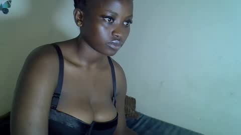 Snapshot of angelofsweetness chatting on 12-13-25, 07:53 angelofsweetness online show from 12-13-25, 07:53